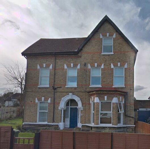 Studio To Rent In Langley Road, Beckenham, BR3