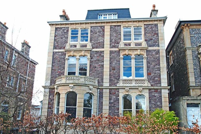 3 Bedroom Apartment To Rent In All Saints Road, Bristol, BS8