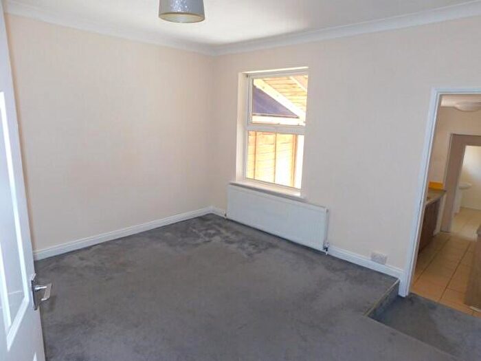 3 Bedroom Terraced House To Rent In Queen Street, Rushden, NN10