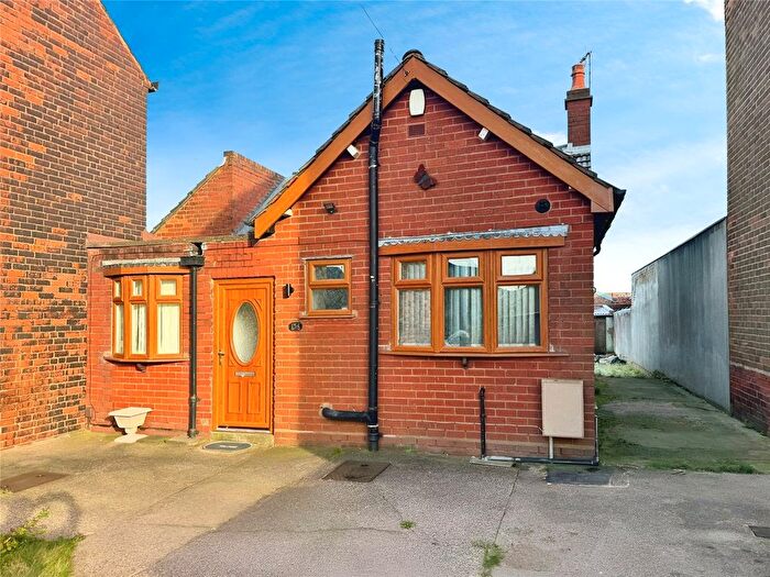 2 Bedroom Bungalow To Rent In New John Street, Halesowen, West Midlands, B62