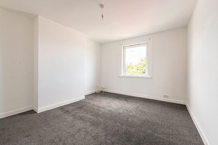 4 Bedroom Flat To Rent In Longstone Road, Longstone, Edinburgh, EH14