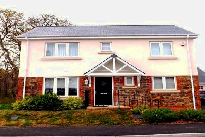 3 Bedroom Property To Rent In Mountford Drive, Newton Abbot, TQ13