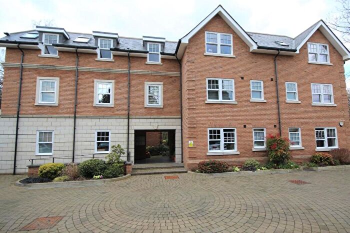 3 Bedroom Flat To Rent In Birchwood Court, Birchwood Drive, West Byfleet, KT14