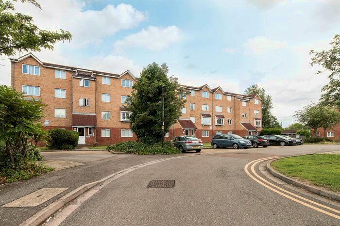 1 Bedroom Flat To Rent In Dunnock Close, London, N9