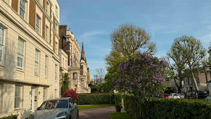 2 Bedroom Flat For Sale In Hamilton Terrace, - Central Location, NW8