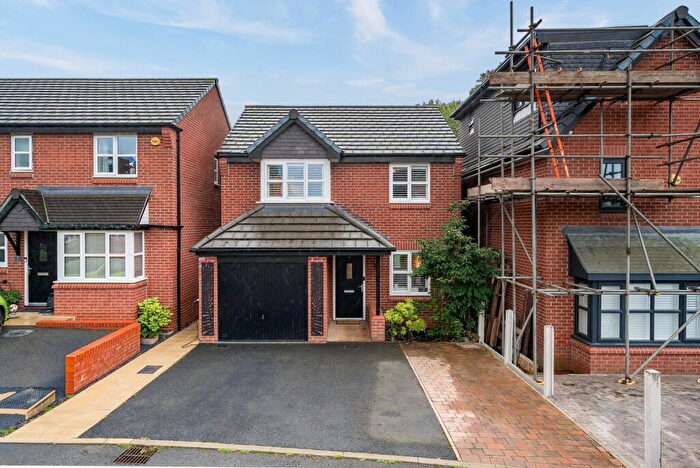 3 Bedroom Detached House For Sale In Weavers Gate, Hyde, Tameside, SK14