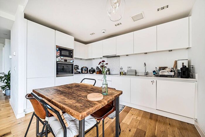 2 Bedroom Flat For Sale In Cadmium Square, Bethnal Green, London, E2