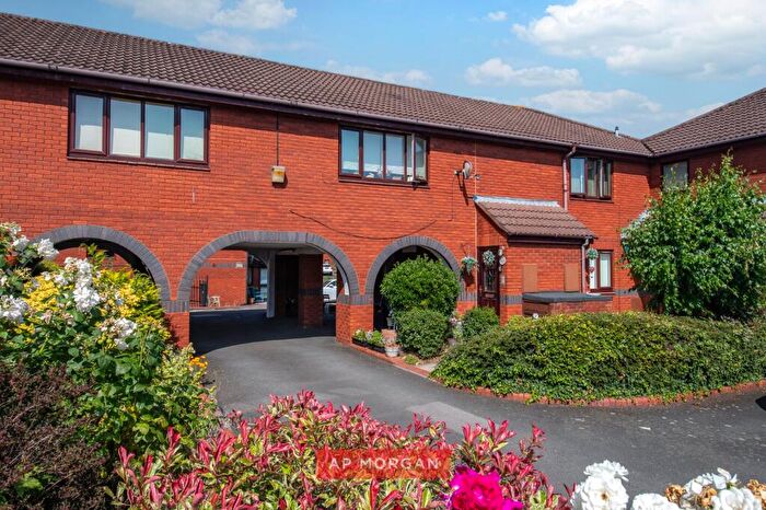 1 Bedroom Apartment For Sale In Housman Park, Bromsgrove, Worcestershire, B60