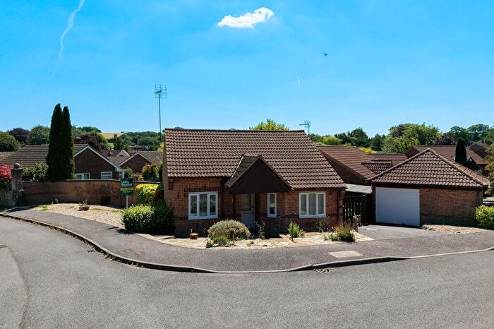 2 Bedroom Detached Bungalow For Sale In Mount Pleasant Close, Lyminge, CT18