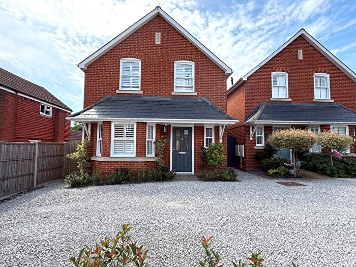 3 Bedroom Detached House For Sale In Forest Road, Binfield, RG42