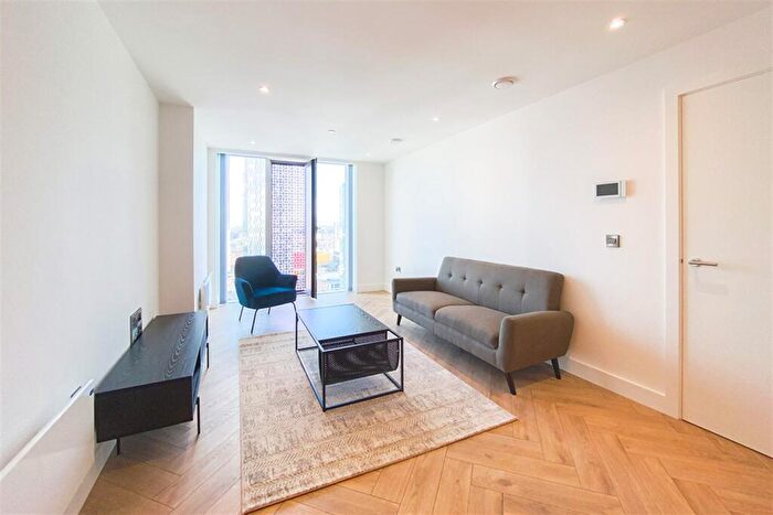 2 Bedroom Apartment To Rent In Elizabeth Tower, M15