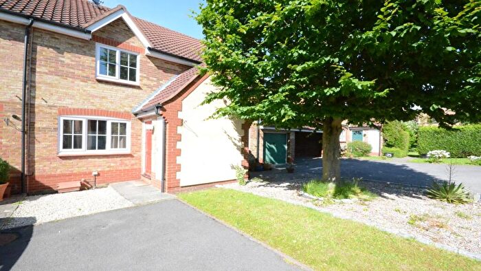 2 Bedroom Terraced House To Rent In Macphail Close, Wokingham, RG40