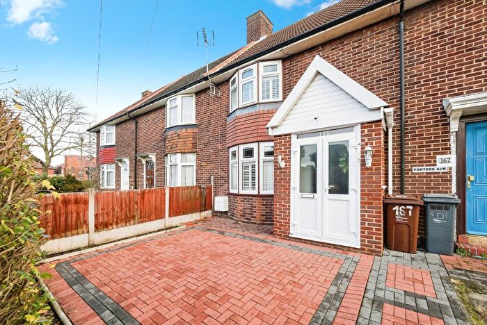 3 Bedroom Terraced House For Sale In Porters Avenue, Dagenham, Essex, RM9