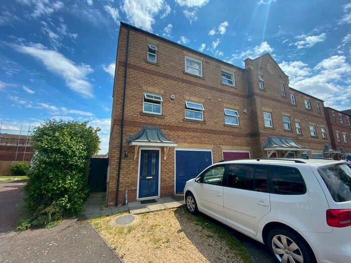 3 Bedroom Town House To Rent In Friars Gate, Boston, PE21