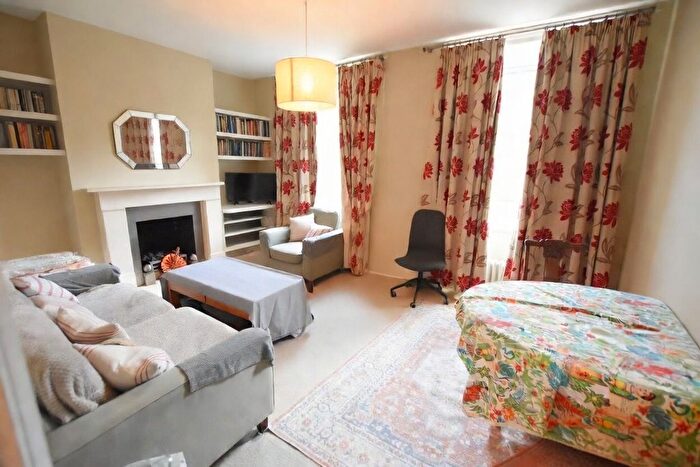 2 Bedroom Flat To Rent In Charleston Street, London, SE17