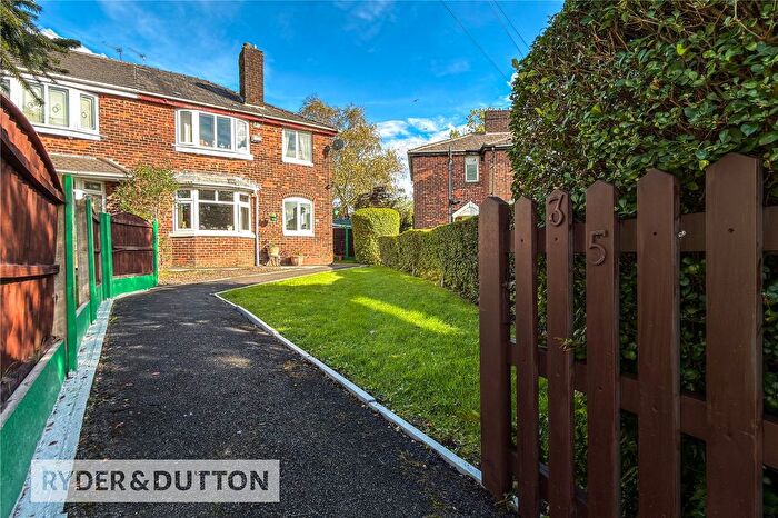 3 Bedroom Semi Detached House For Sale In Broadway, New Moston, Manchester, M40
