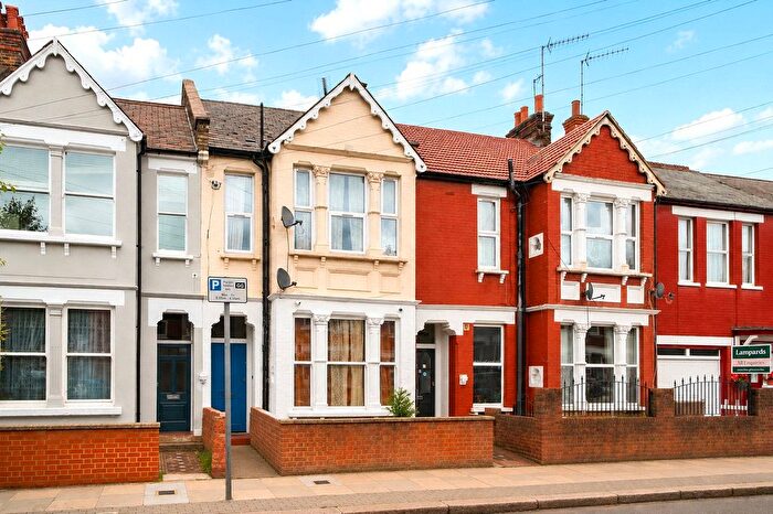 2 Bedroom Flat For Sale In Chapter Road, London, NW2
