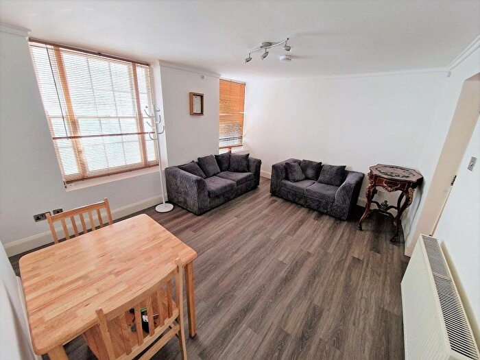3 Bedroom Flat To Rent In Tysoe Street Flat E, Clerkenwell, EC1R