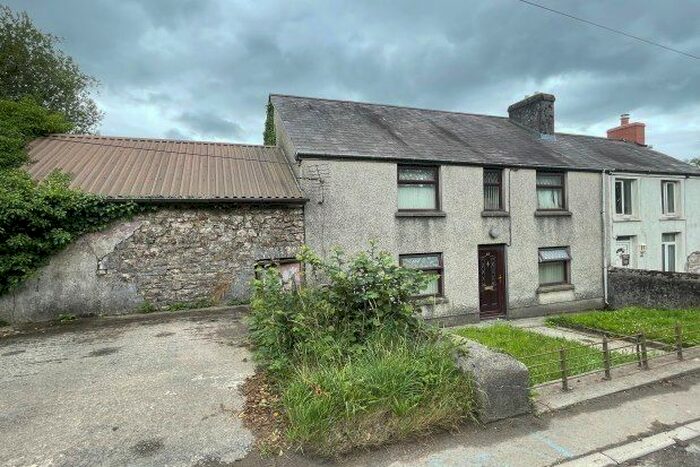 3 Bedroom Semi-Detached House To Rent In Llandeilo Road, Llanelli, SA14