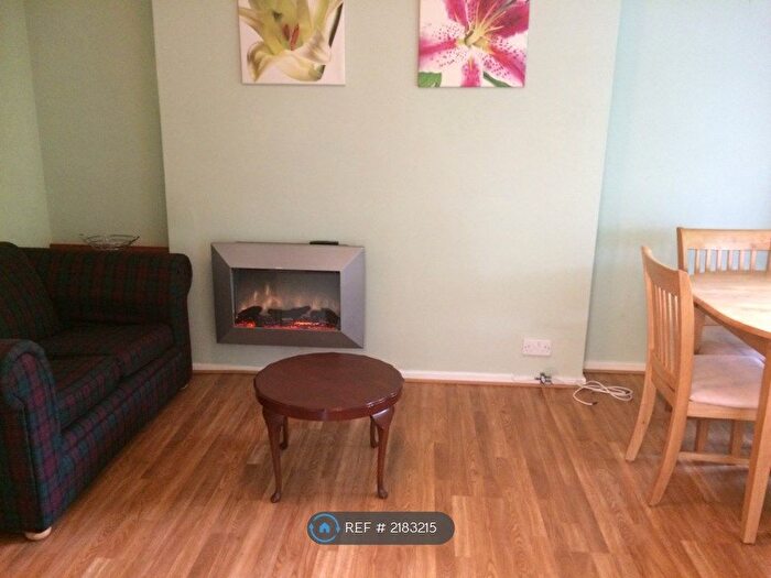 2 Bedroom Bungalow To Rent In Holyrood Close, Cambridge, CB4