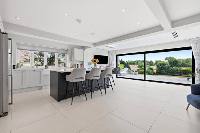 5 Bedroom Detached House For Sale In Downham Road, Ramsden Heath, Billericay, CM11