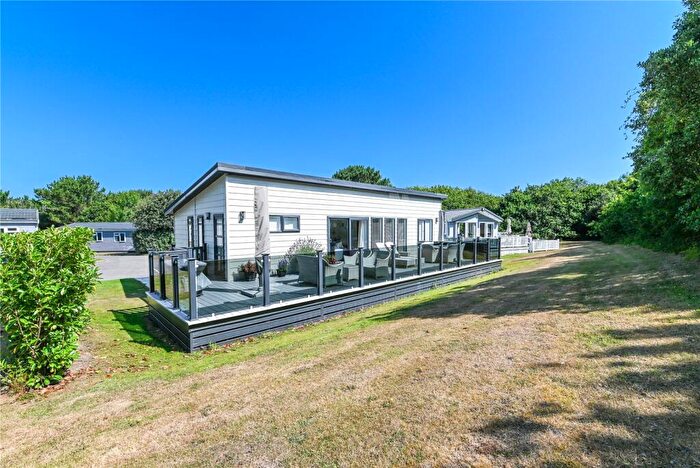 2 Bedroom Park Home For Sale In Amberwood, Shorefield Country Park, Downton, Hampshire, SO41