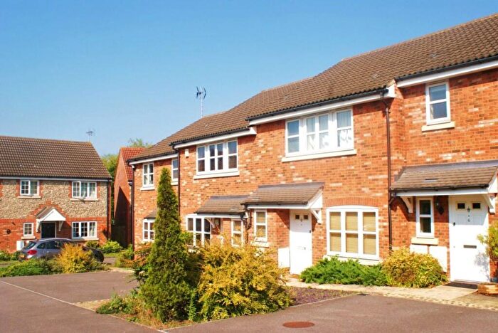 3 Bedroom Terraced House To Rent In Orpington Close, Twyford, RG10