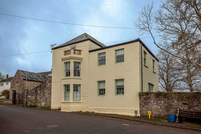 1 Bedroom Flat To Rent In Lodge Gardens, St Briavels, GL15