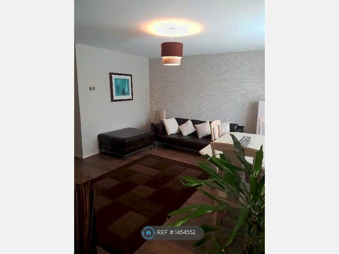 2 Bedroom Maisonette To Rent In Washington Road, London, E18