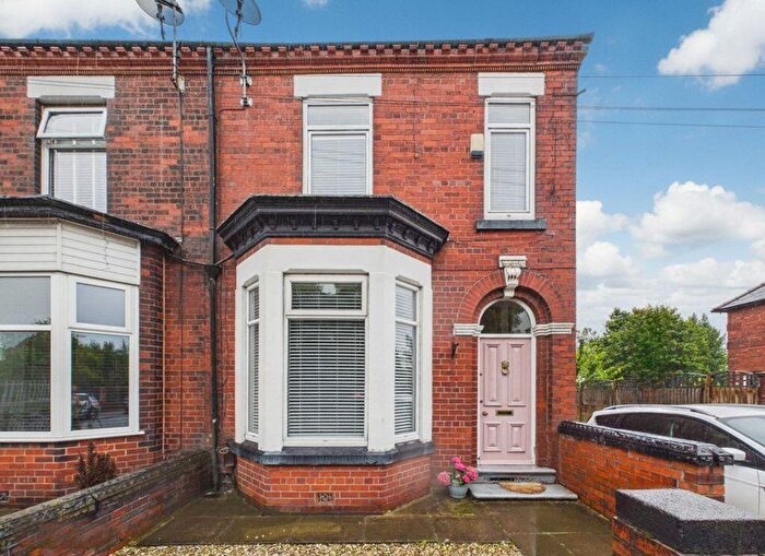 3 Bedroom End Of Terrace House For Sale In Bolton Road, Atherton, Manchester, M46