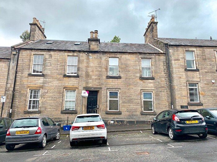 3 Bedroom Flat To Rent In Queen Street, Stirling, Stirlingshire, FK8