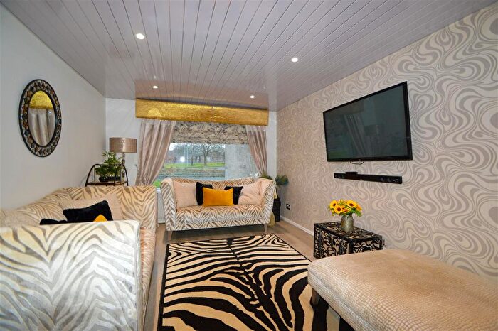 1 Bedroom Flat For Sale In George Court, Hamilton, ML3