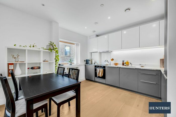 2 Bedroom Flat To Rent In Kingsland Road, London, E2