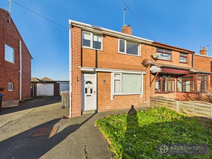 3 Bedroom Semi Detached House To Rent In Meanwood Avenue, FY4