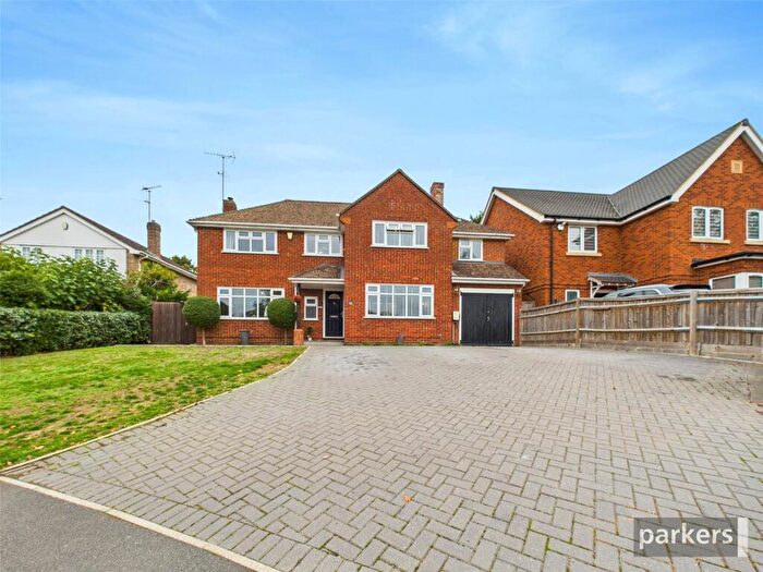 4 Bedroom Detached House For Sale In Penrose Avenue, Woodley, Reading, Berkshire, RG5
