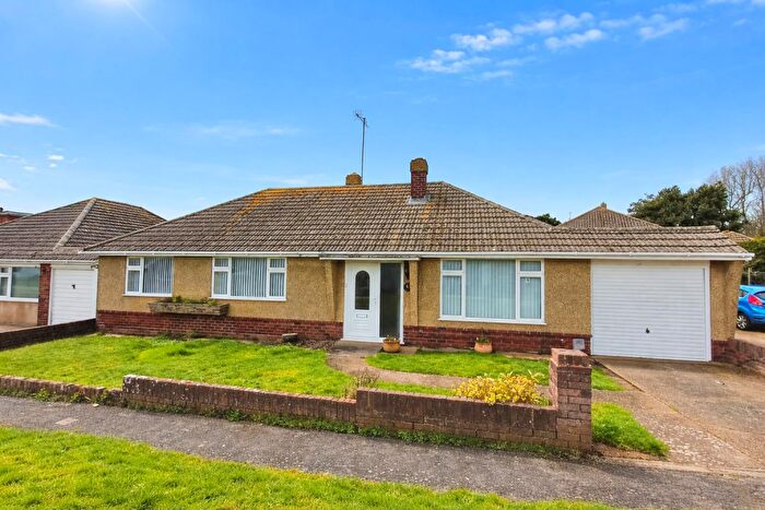 3 Bedroom Detached Bungalow For Sale In Lincoln Avenue, Peacehaven, BN10