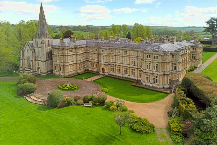 2 Bedroom Flat For Sale In Sherborne House, Sherborne, Cheltenham, Gloucestershire, GL54