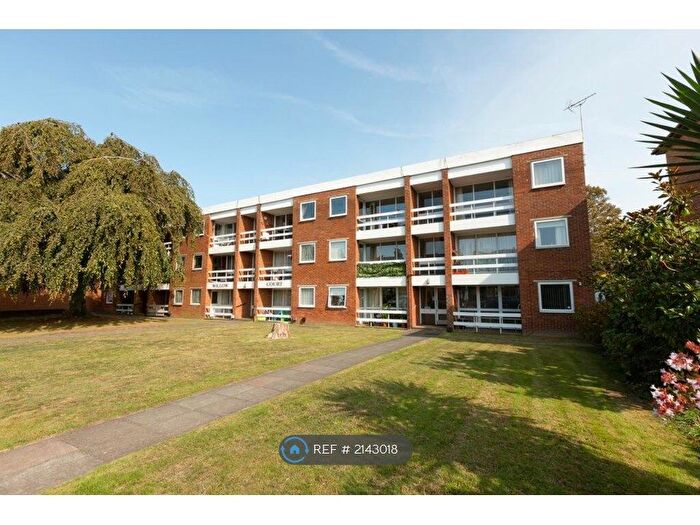 2 Bedroom Flat To Rent In St. Peters Park Road, Broadstairs, CT10