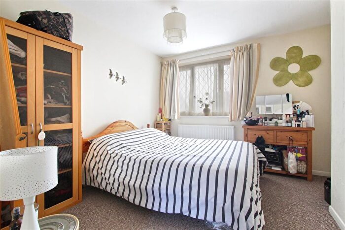 2 Bedroom Terraced House For Sale In Broomfield Avenue, Broxbourne, EN10