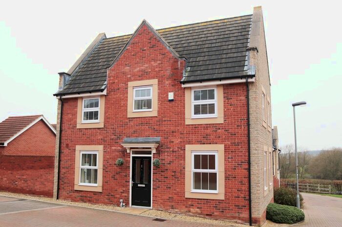 3 Bedroom Detached House To Rent In Hull Road, Swindon SN2