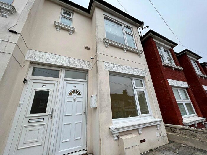 2 Bedroom Flat To Rent In Buller Road, BN2