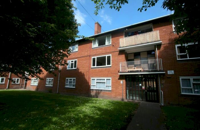 2 Bedroom Flat To Rent In Brereton Road, Willenhall, WV12