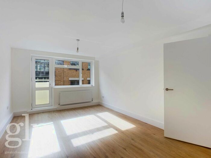 1 Bedroom Flat To Rent In Lamb`S Conduit Street, Bloomsbury, WC1N