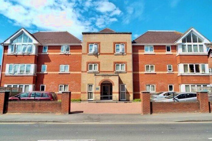 2 Bedroom Flat To Rent In - Hill Lane, Southampton, SO15