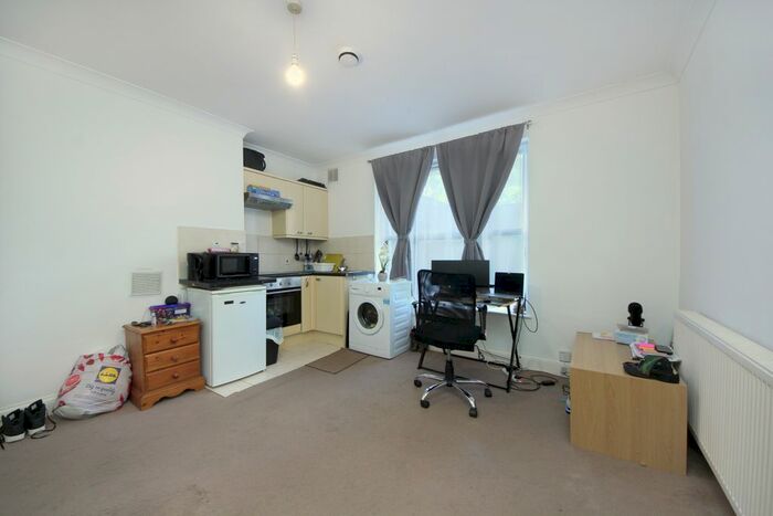 Studio To Rent In Horn Lane, London, W3