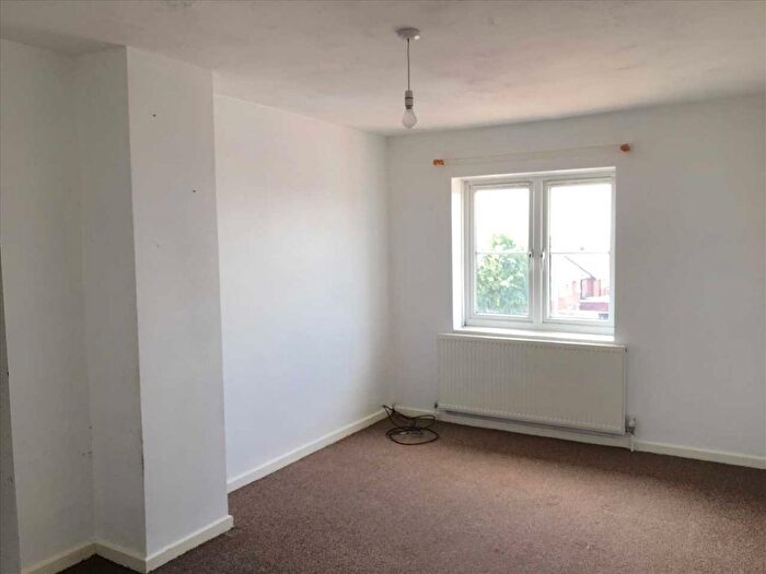 3 Bedroom Maisonette To Rent In Willoughby Road, Scunthorpe, DN17