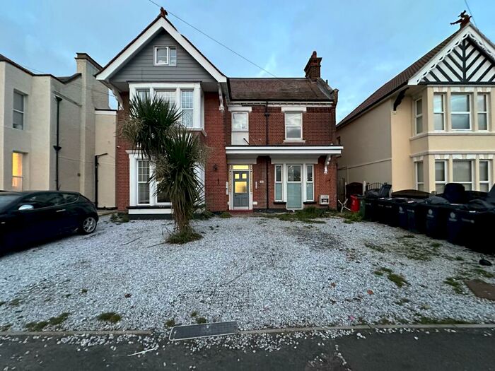 2 Bedroom Flat To Rent In Carnarvon Road, Clacton-On-Sea, CO15