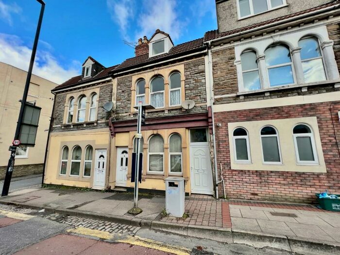2 Bedroom Maisonette To Rent In Clouds Hill Road, St George, Bristol, BS5