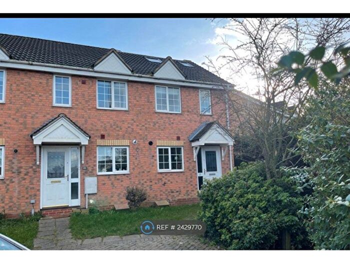 3 Bedroom End Of Terrace House To Rent In Moulsham Chase, Chelmsford, CM2
