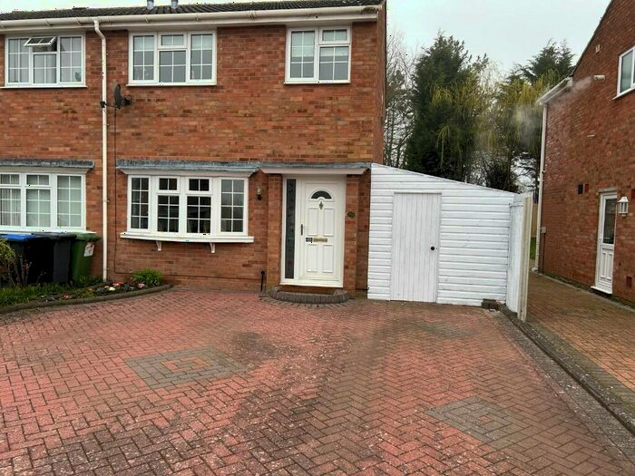 3 Bedroom Semi-Detached House To Rent In Rowley Road, Leamington Spa, Warwickshire, CV31